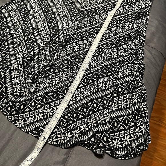 Ann Taylor LOFT skirt size L large - stretchy and flowy material - Picture 5 of 7